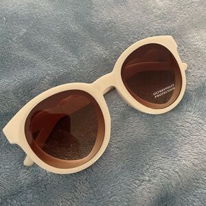 White Round Sunglasses with UV Protection